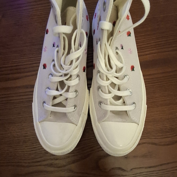 NEW Converse Chuck 70 Floral Embroidery Desert Sand - Picture 6 of 6